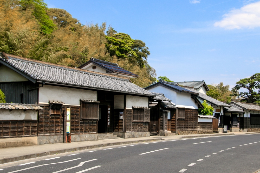 Shiomi-nawate castle town