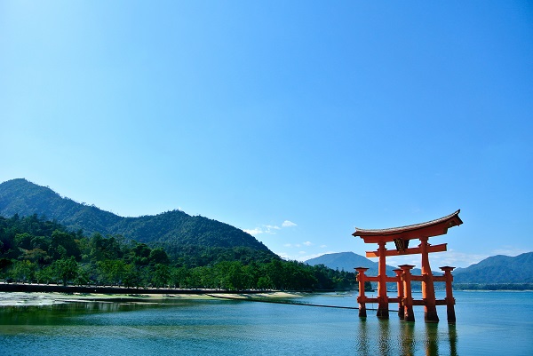 厳島神社の鳥居